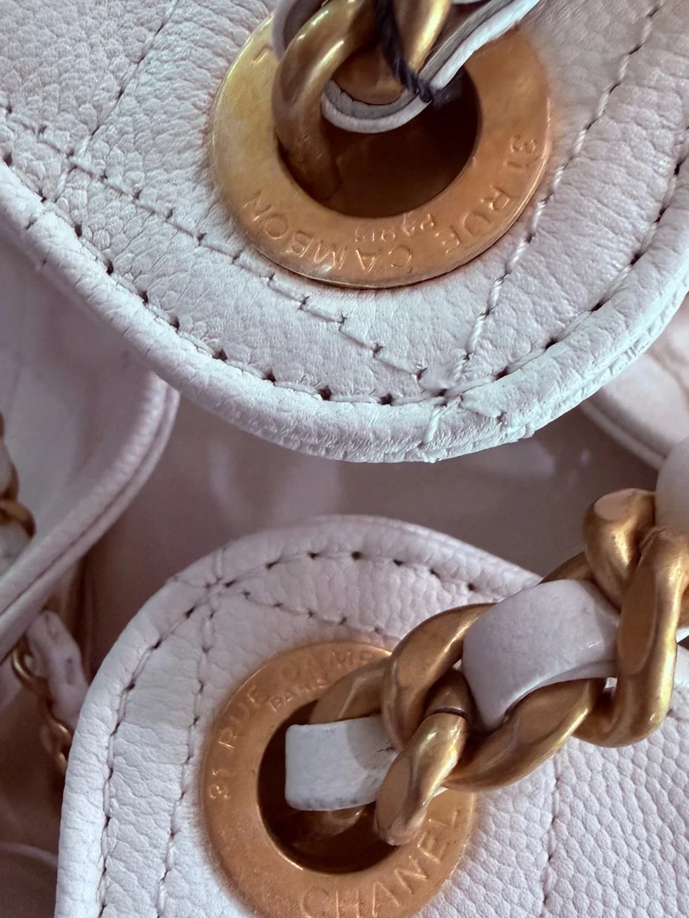 NEW Chanel 25S White Quilted Caviar Leather with Gold Hardware.  Medium.